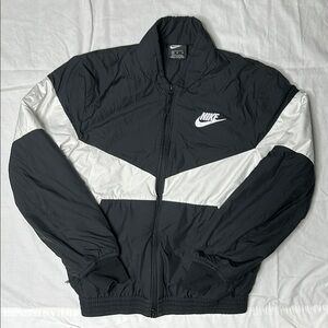 Nike Men’s black and White Jacket